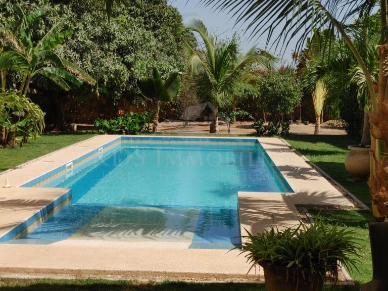 maison avec piscine à Saly