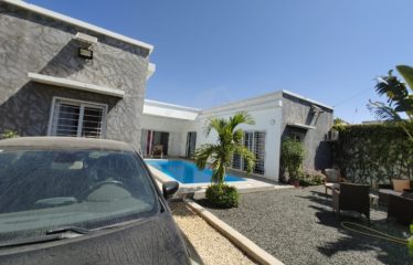 NGAPROU, BEAUTIFUL FULL STOREY VILLA FOR SALE